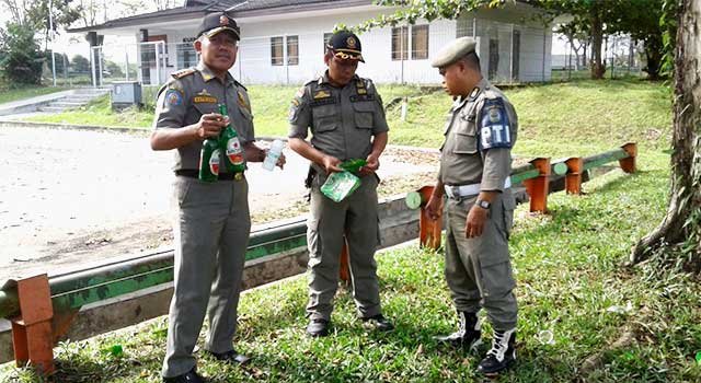 Miras Oplosan Diminum Anak-Anak, Satpol PP Sita Barang Bukti