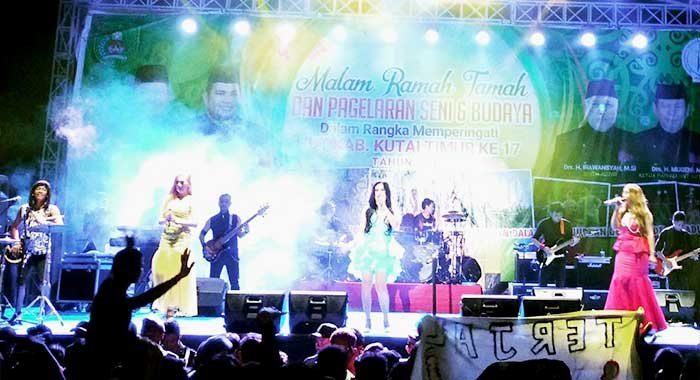 sisi lain mahyunadi