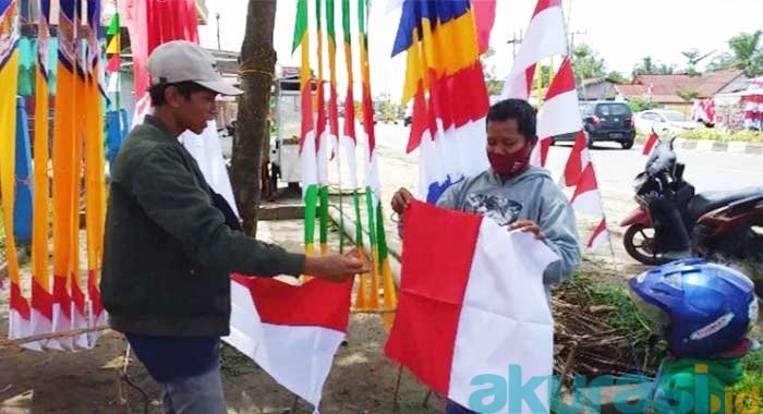 Pandemi Covid-19 Bikin Pedagang Bendera di Kutim Menjerit, Omset Terjun Bebas hingga 50 Persen