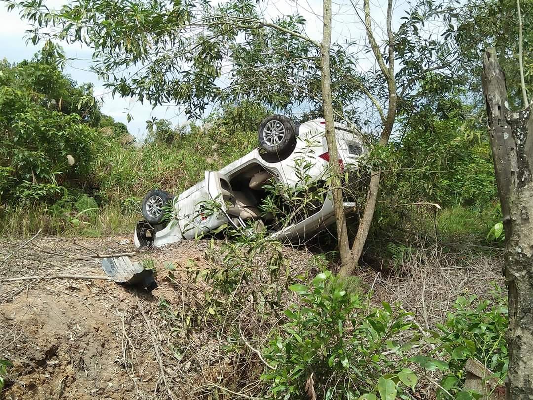 Mobil Terbalik di Bonles, Jadi Kecelakaan Tunggal di Awal 2021