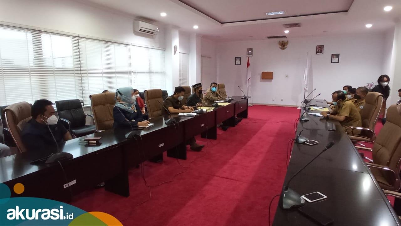 Jalan Soekarno Hatta Rusak, Sering Dilintasi Truk “Obesitas”, DPRD Pertanyakan Tanggung Jawab Perusahaan
