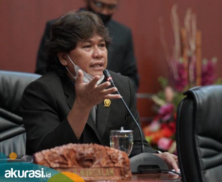 Nursalam Soroti Jalan Pramuka yang Dipenuhi Rumput Liar