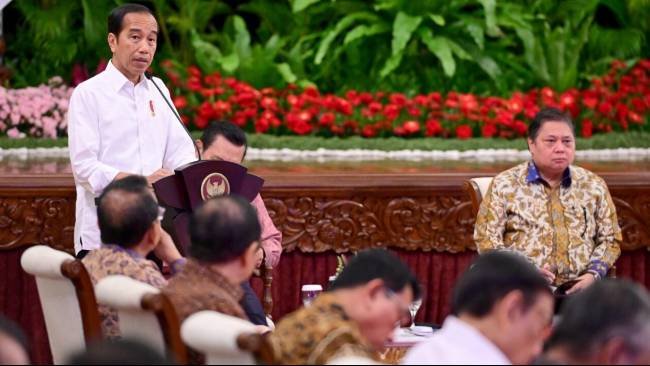 Program Makan Siang Gratis Prabowo Digodok di Kabinet Jokowi: Antara Harapan dan Realitas