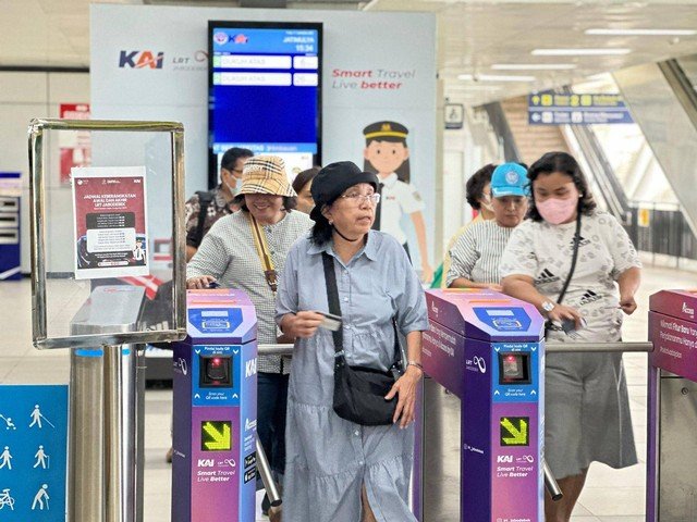 Tarif LRT Jabodebek Normal Mulai Juni, Sejumlah Penumpang Belum Tahu
