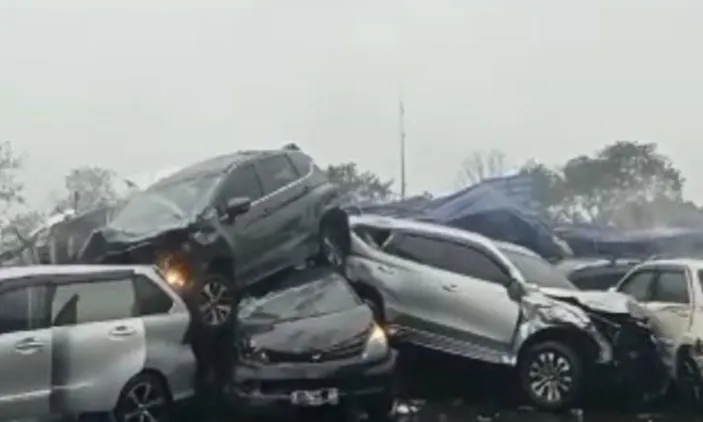 Tabrakan Beruntun di Tol Purbaleunyi KM 92, Kemacetan Parah Arah Jakarta pada Senin Sore
